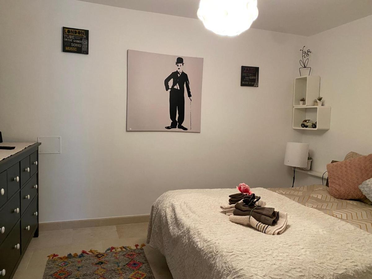 Apartment Paris Нивице Екстериор снимка